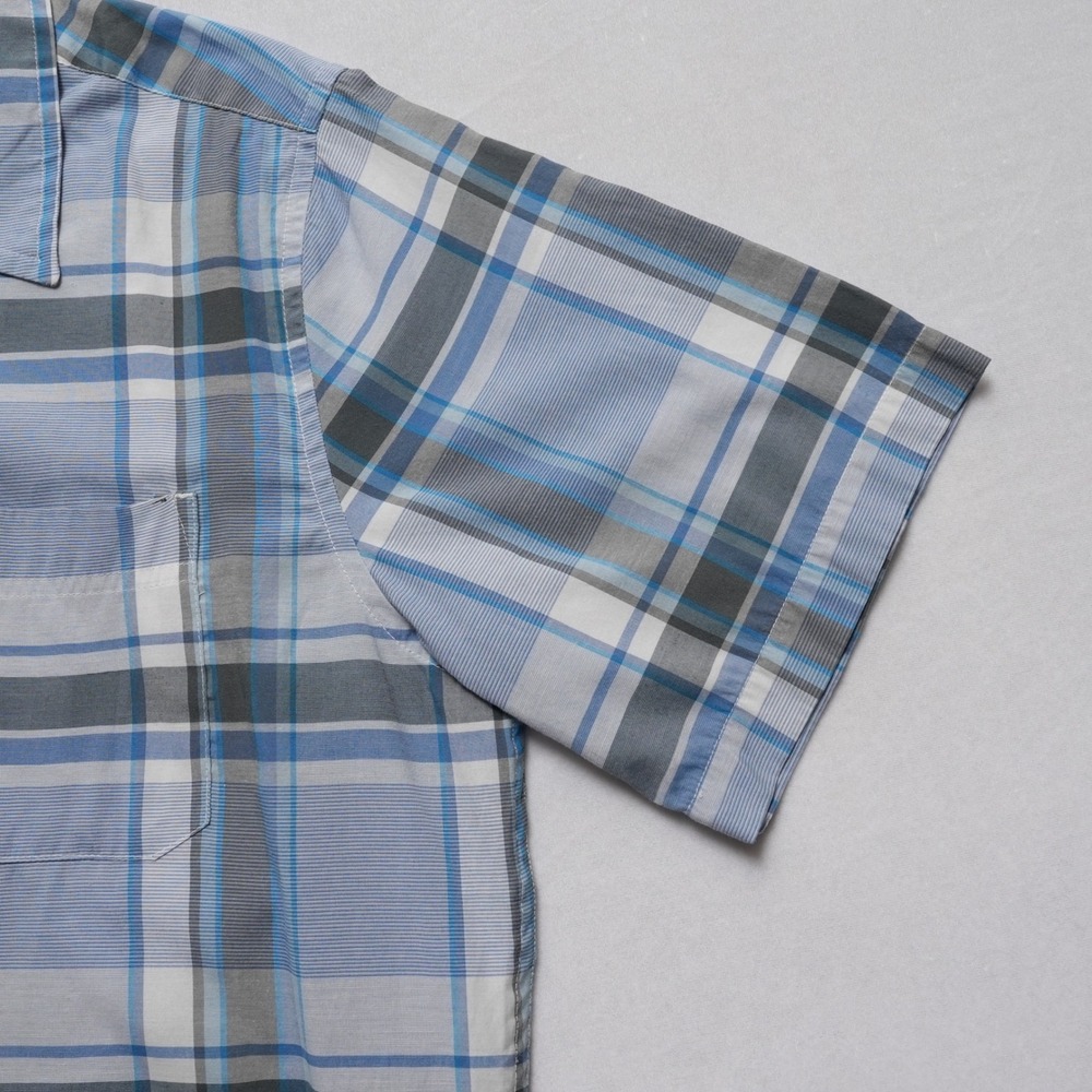 Quiksilver Plaid Button Up Mens Large Blue Short Sleeve Pocket Shirt - Picture 9 of 16